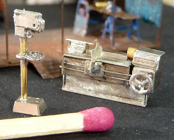 Soustruh a stojanová vrtačka